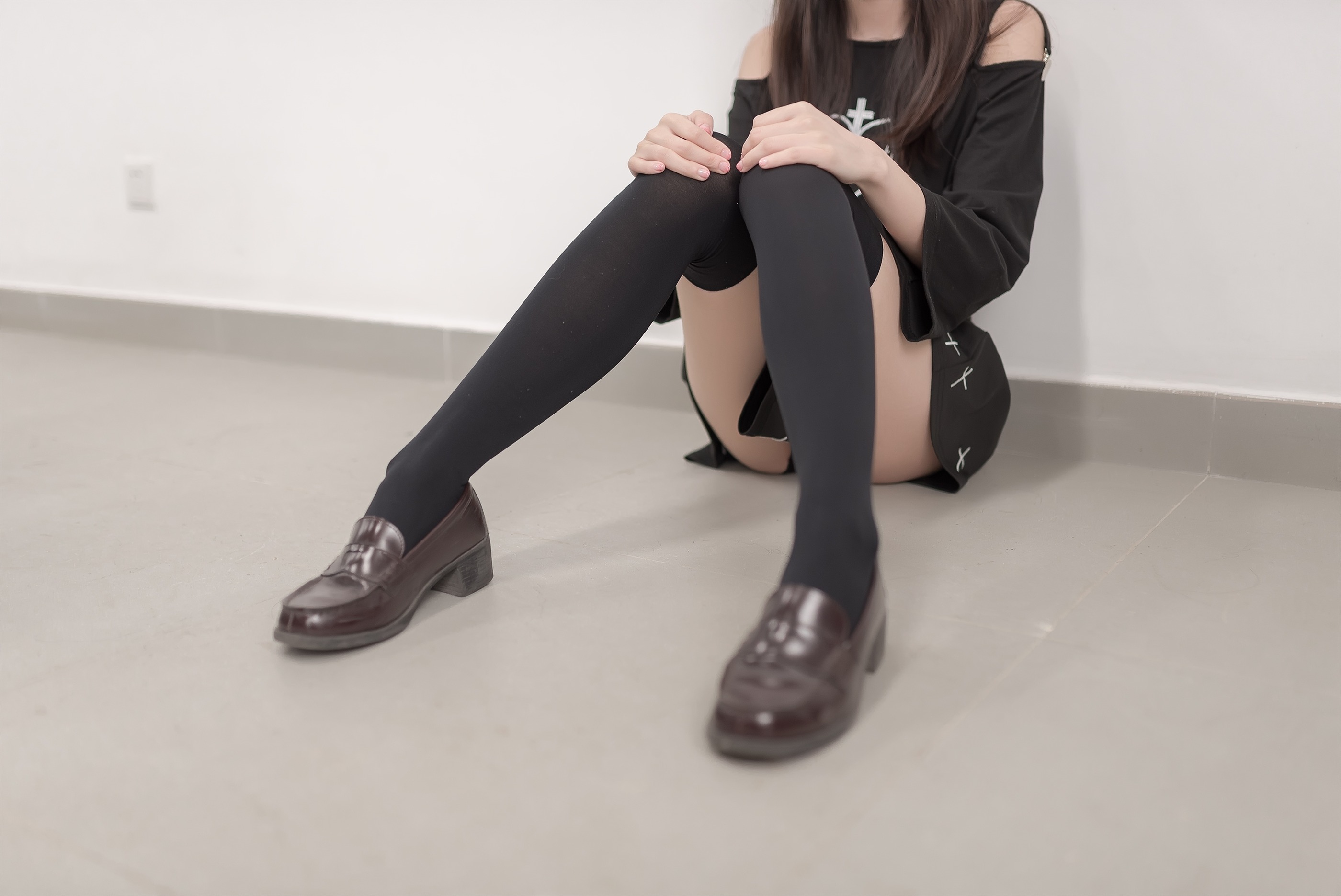 图片[1]-风之领域 – NO.011 教室黑丝修长美腿 [50P]-XikXak
